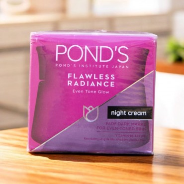 POND'S Flawless Radiance Night Cream