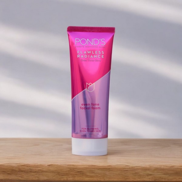 POND'S Flawless Radiance Facial Foam